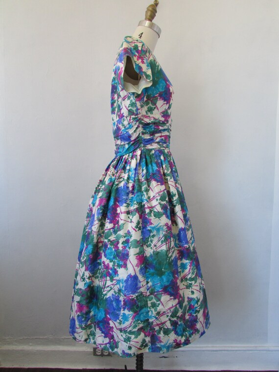 1950s floral dress Vintage 1950s party dress fit and flare