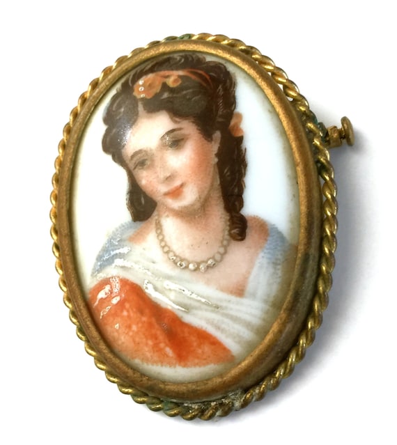 Hand Painted Porcelian Brooch Made in Limoges France Gold