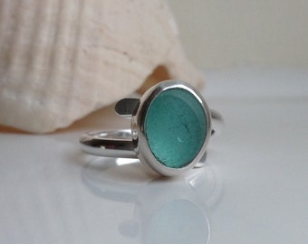 Handmade Sterling silver and sea glass twist ring - size UK K US 5.5