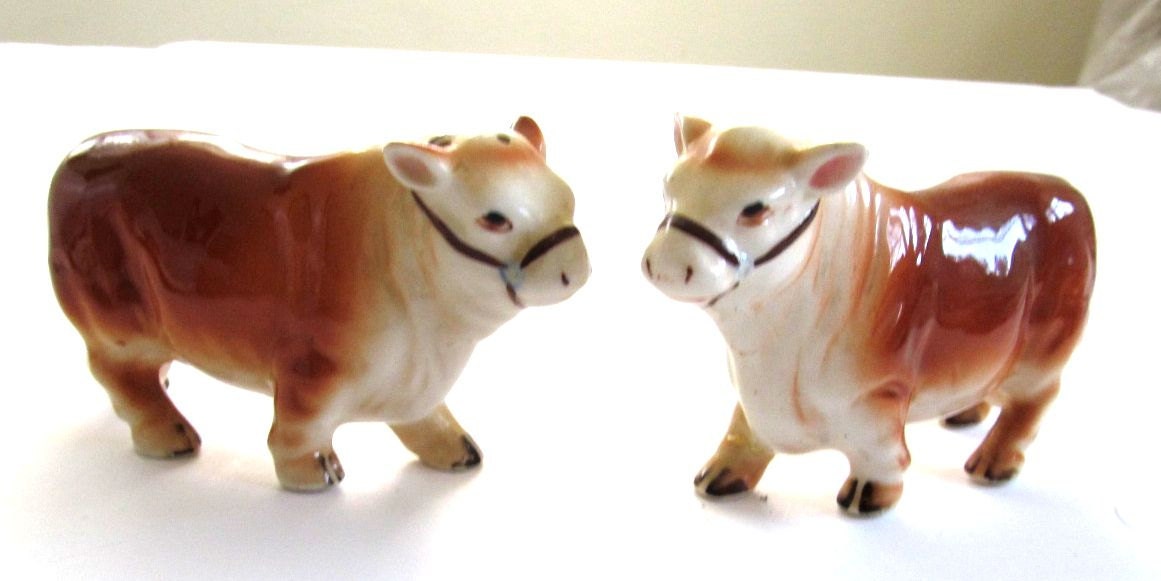 HEREFORD COWS STEER Vintage Ceramic Salt & Pepper Shakers