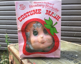 VINTAGE Strawberry Shortcake Costume and Mask. IOB. Apricot n' Hopsalot. Child's Size 4-6. Wonderful Vintage Condition. In Box. Ben Cooper