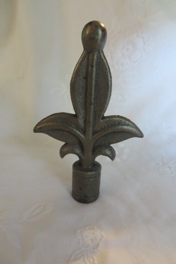 Finial for Flag Pole // Cast Heavy Metal // 4 5/8 Inches