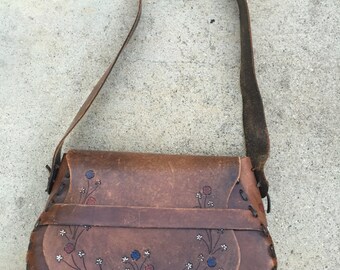 Vintage 70's tooled leather floral saddle bag artisan stamped dark leather stunning bohemian hippie chic gypsy traveller