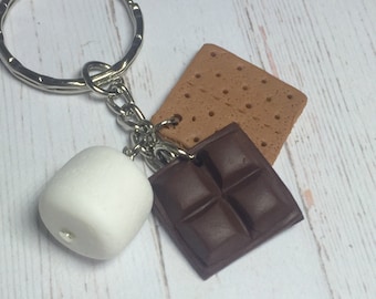 S'more keychain, miniature food jewelry, smore keychain, smore jewelry, food jewellery, polymer clay food charms, smore pendant, chocolate