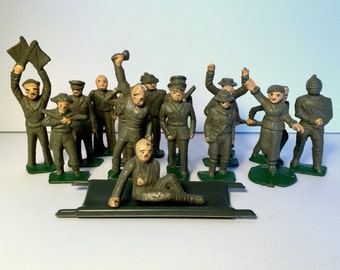 Vintage Lead Toy Soldiers (16 pc)