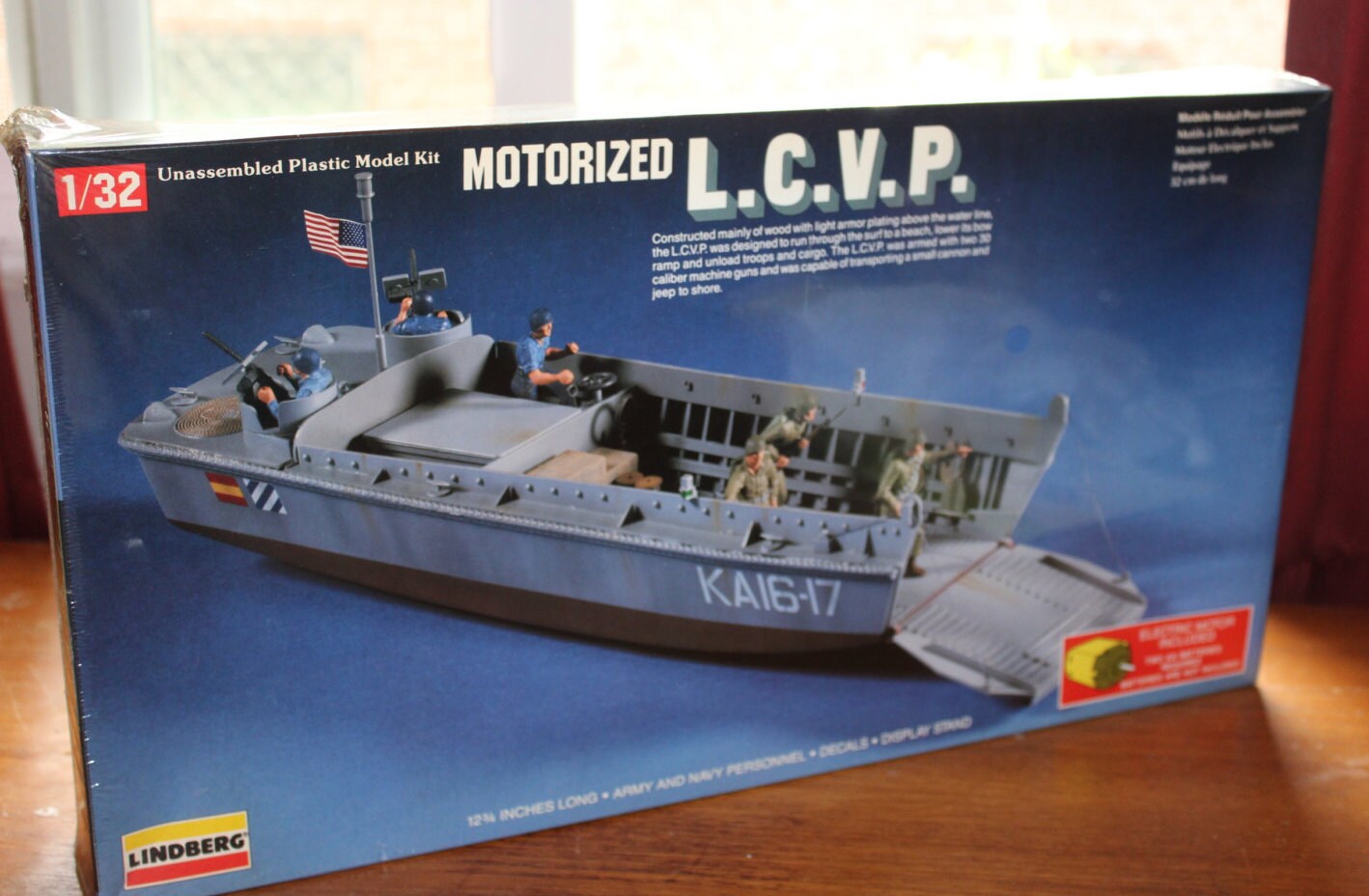 Lindberg Motorized LCVP 1/32 Sealed Model Kit Landing Craft