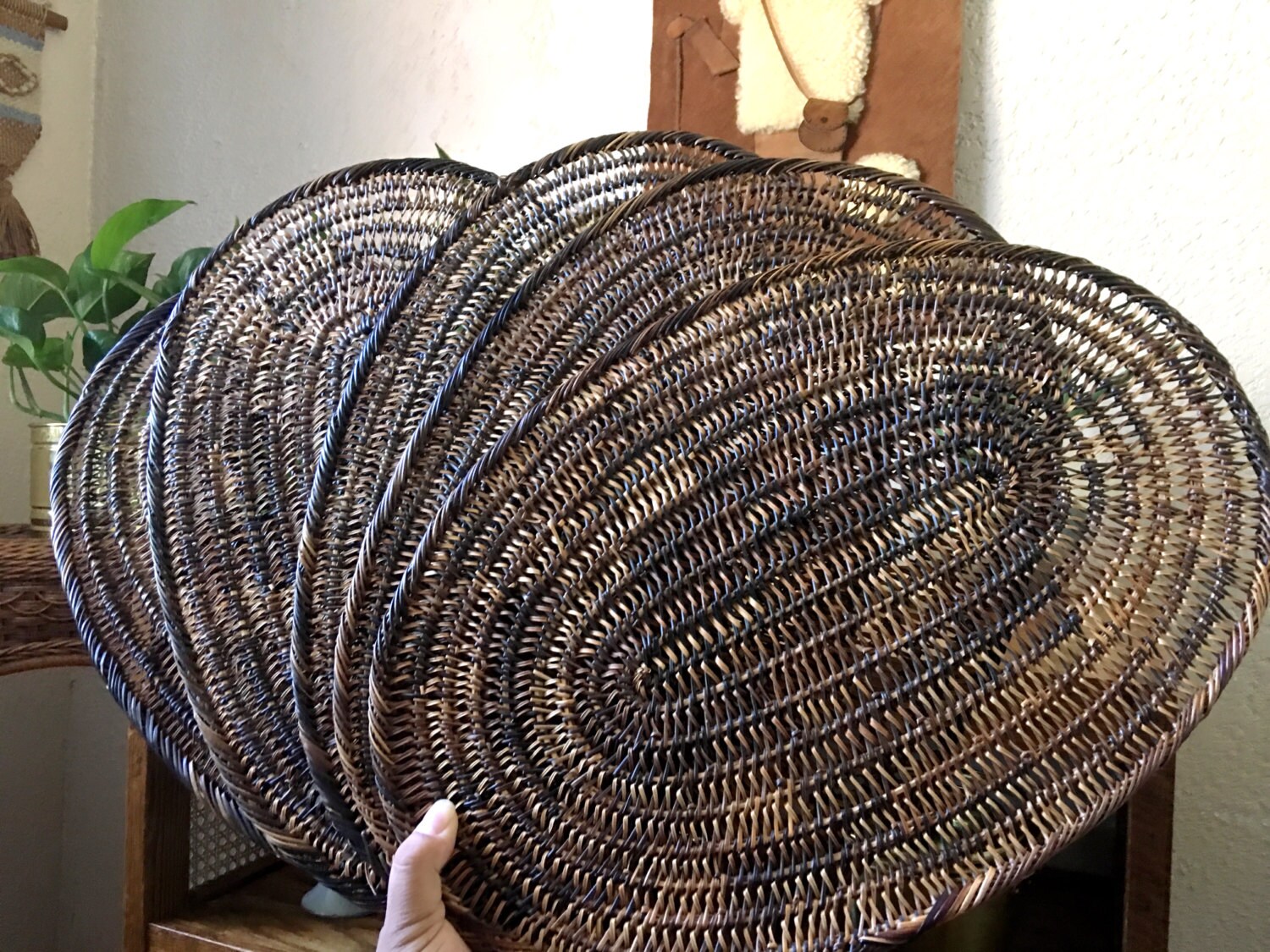 Woven Basket Wall Art vintage oval brown woven wicker basket / trivet / placemat / wall art Woven Basket Wall Art vintage oval brown woven wicker basket / trivet / placemat / wall art