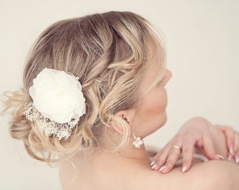 Bridal hair flower, Silk flower clip, Flower hair clip, wedding hair clip, babys breath wedding, Flower headpiece, Ivory hair flower