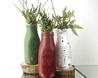 Christmas Table Decor, Milk Bottle Vase, Christmas Party Decorations, Bud Vase, Painted Milk Bottles, Christmas Mantle, Rustic Home Decor