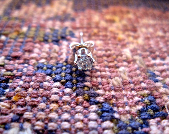 Man's Morganite Sud, 3mm Round, Natural, Set in Sterling Silver E918M