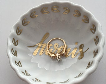 Last name ring holder, engagement ring holder, ring holder dish, wedding gift, engagement gift, personalized ring holder