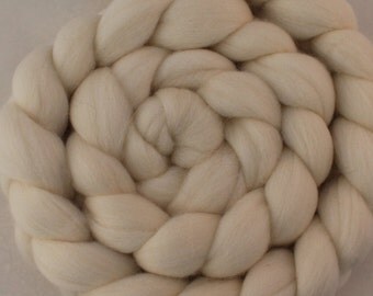 Merino Wool Roving / Combed Top / Wool Braid in Ecru- 6 ounces