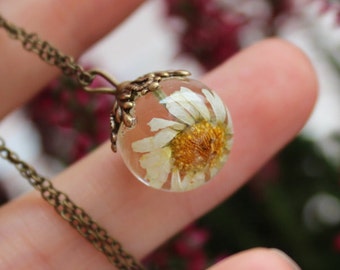 Real daisy necklace Resin daisy jewelry Dry flower necklace Pressed flower jewelry Floral necklace Terrarium necklace Pressed daisy necklace