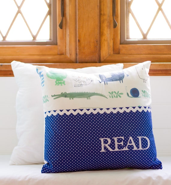 Pocket Reading Pillow/Pocket Pillow Safari Friends
