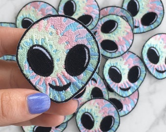 Alien Patch - Iron-On Patch, Embroidered - Applique – Tie Dye Alien Emoji !!!