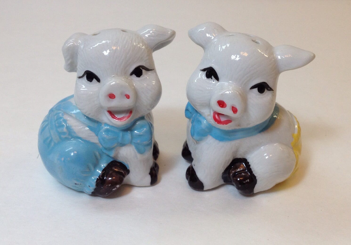SALE Vintage Pig Salt and Pepper Shakers Vintage by HeirloomDecor