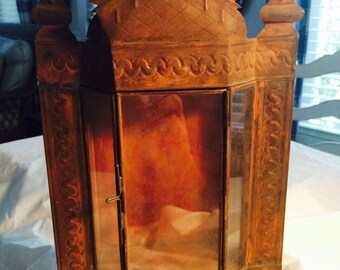 Metal hanging cabinet