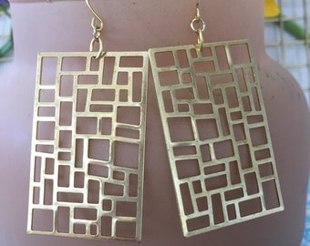 Items similar to Silver dangle earrings - non tarnish silver wire