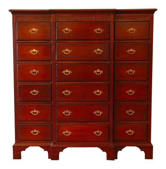 Lexington Furniture Palmer Home Collection Mahogany 18-Drawer