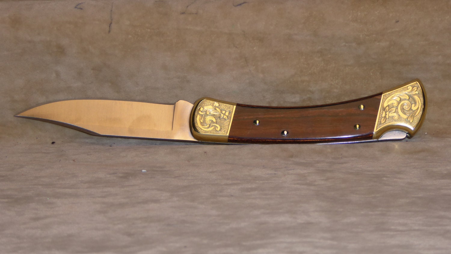 Handengraved Buck Knife 110