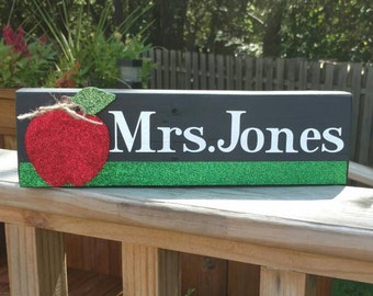 Teacher Name Sign, Back to School Teacher Gift, Teahcer Name Plate, Gifts for Teachers, Teacher Decor, Personalized Teacher Name Plate