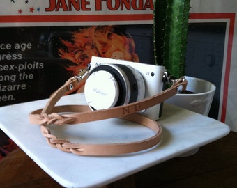 Leather camera strap, customized with your initials. Made in France.