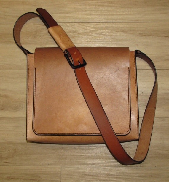 minimalist leather messenger bag