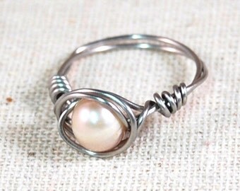 Stainless Steel Wire Wrapped Ring with Fresh Water Pearl