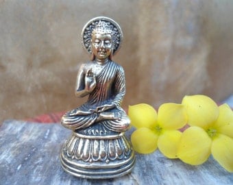 Buddhist Statue Tiny BUDDHA STATUE Meditation Altar Pocket Statue Deity Statue Zen Gift Buddhist Gift Brass Buddha Statuette Portable Altar