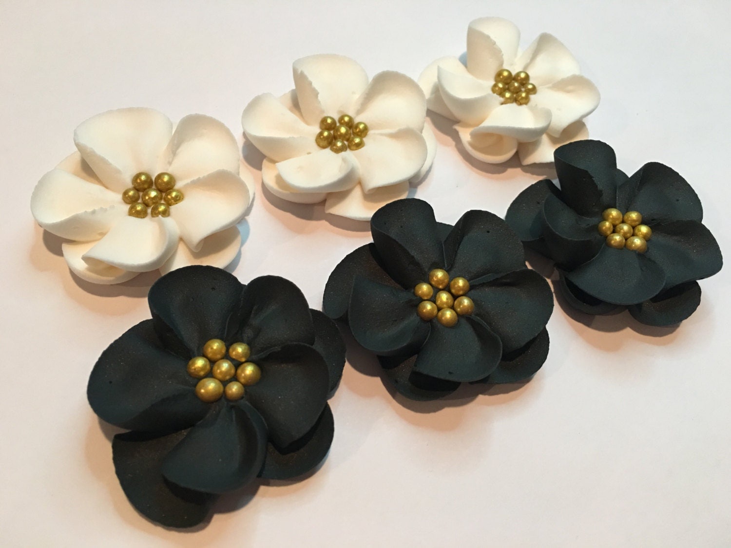 50 Royal Icing Flowers for Cake Decorating