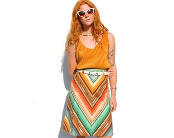 Rainbow chevron print A-line knee length skirt PETITE 1970s 70s VINTAGE
