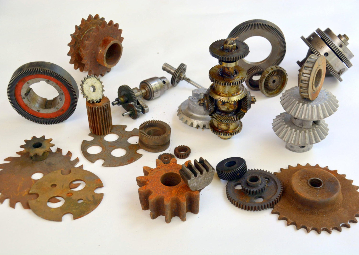 Vintage Metal Gears / Sprockets / Cogs / Wheels by MerlesVintage