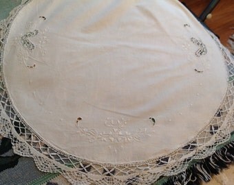 Vintage Doilie, cutwork doilie, crocheted edge doilie, embroidered doilie, 27"