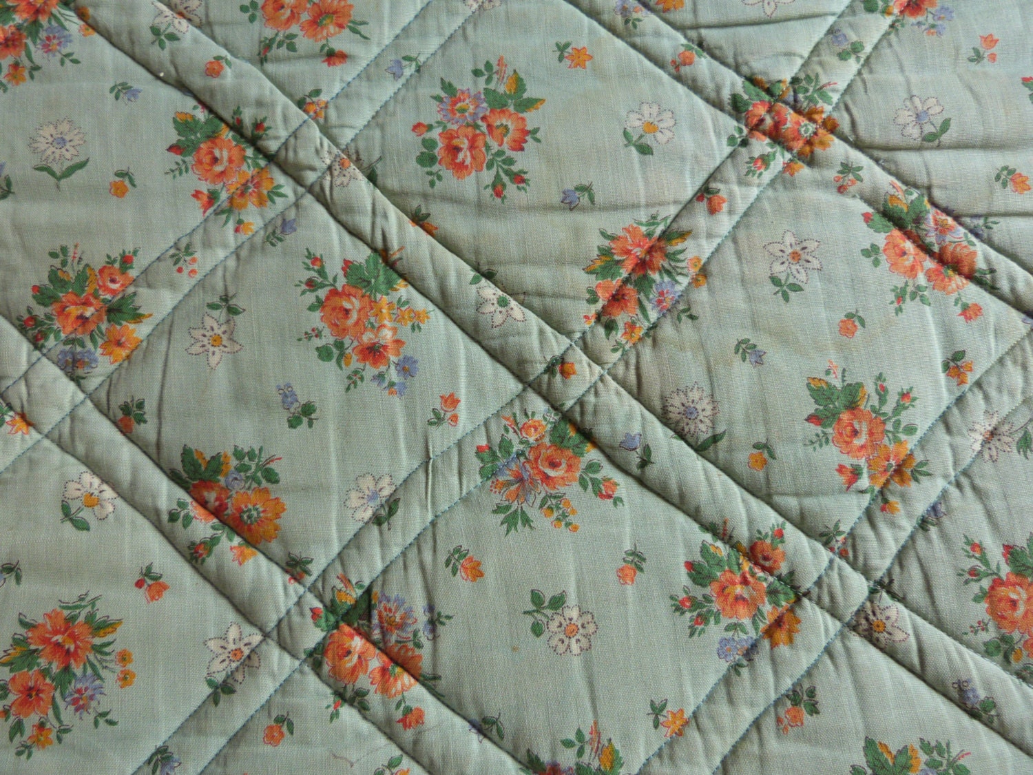 Vintage French quilted quilt boutis bedspread comforter padded