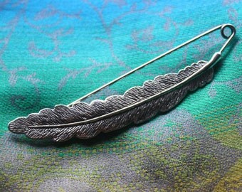 Shawl pin/ brooch feather