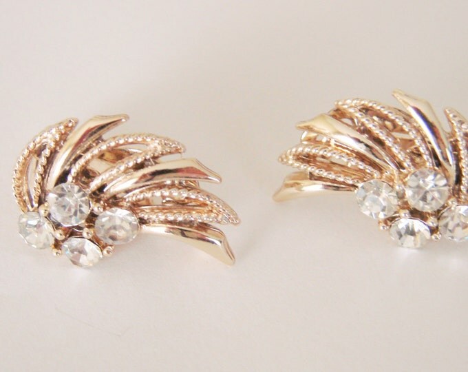 Vintage Lisner Floral Goldtone Rhinestone Clip Earrings / Retro / Designer Signed / Jewelry / Jewellery