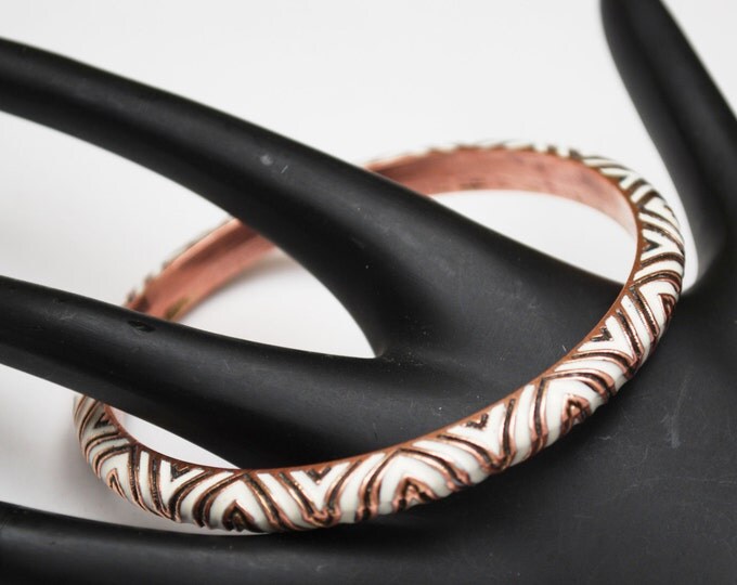 Copper Bangle - black white enamel - etched triangle - Boho Bracelet - Hippie