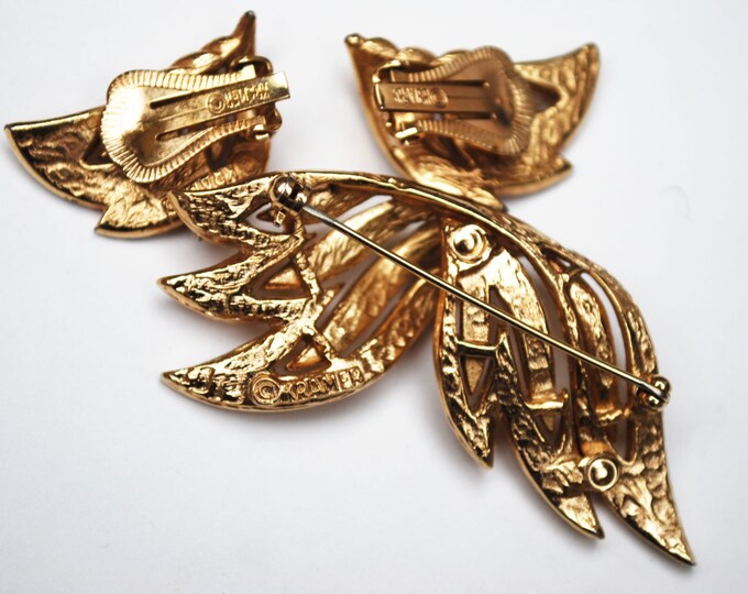 Kramer Brooch and earring set Mid century gold winged wave design pin