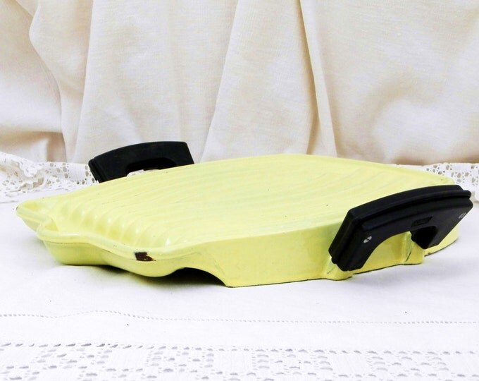 Vintage French Designer Bright Yellow Enameled Cast Iron Le Creuset Toastador Designed by Raymond Loewy in 1958, Retro Kitchen Grill Cooking Vintage French Designer Bright Yellow Enameled Cast Iron Le Creuset Toastador Designed by Raymond Loewy in 1958, Retro Kitchen Grill Cooking