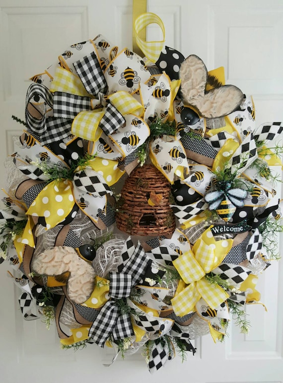 Bumble Bee Deco Mesh Wreath Mother's Day by TinasDecoMeshWreaths