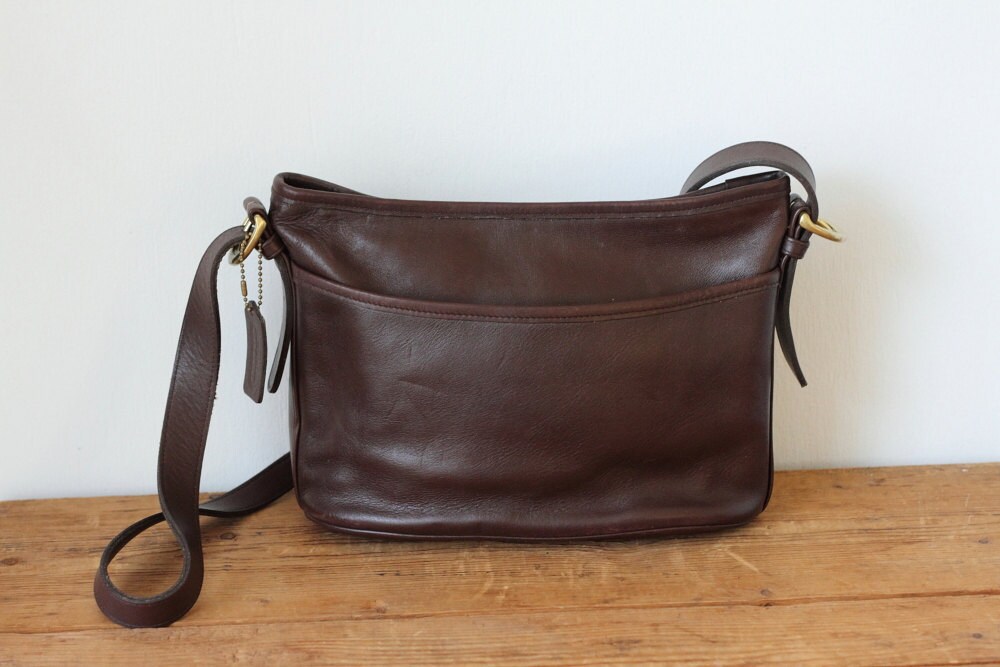 coach hobo tote-um-table