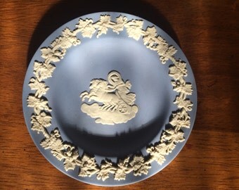 Vintage Wedgewood Jasperware Aurora Chariot of Dawn Pin Dish