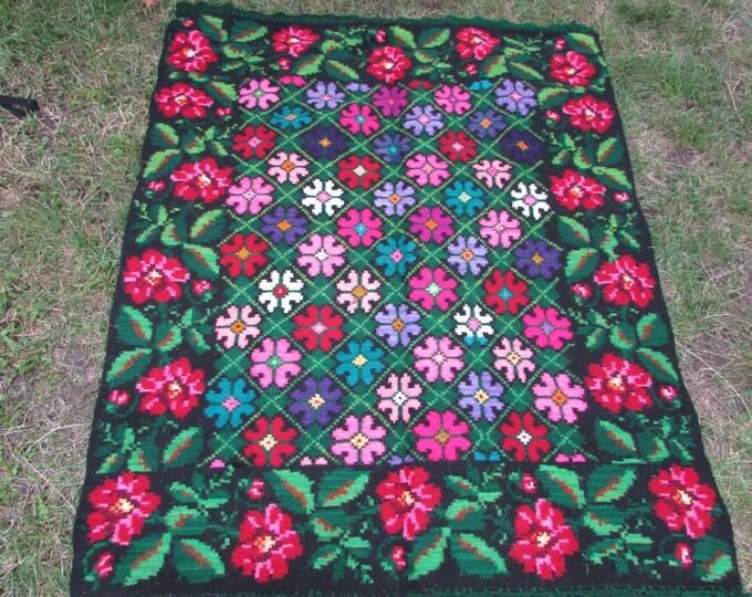 Bessarabian Kilim. Floor Rugs. Handmade 45 years old. Rose kilim. Vintage Moldovan Kilim. Handmade. Floral Rugs Carpets, Eco-Friendly. Len