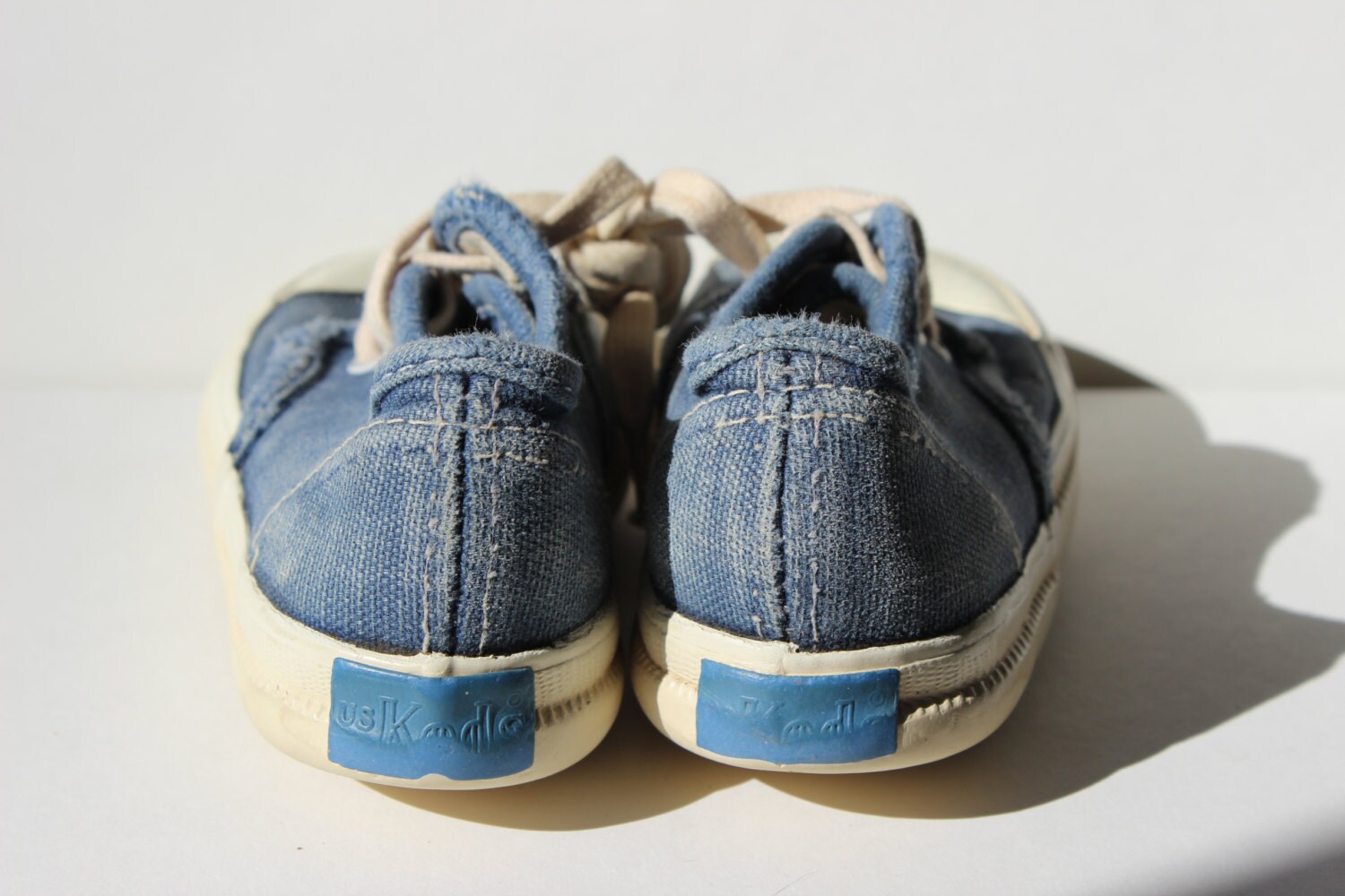 darling vintage toddler tennis shoes by Keds blue keds size 4