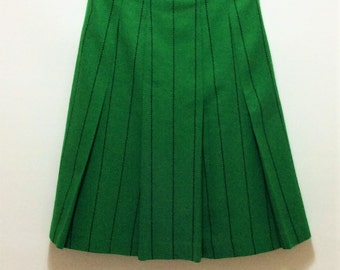 vintage plaid and pleated skirt green wool skirt preppy skirt LINCO 1970s fashion skirt