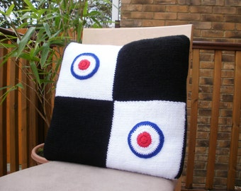 Mod target cushion cover, mod pillow cover, monochrome cushion cover, black and white cushion cover, 1960s inspired, mod scene, mod gift.