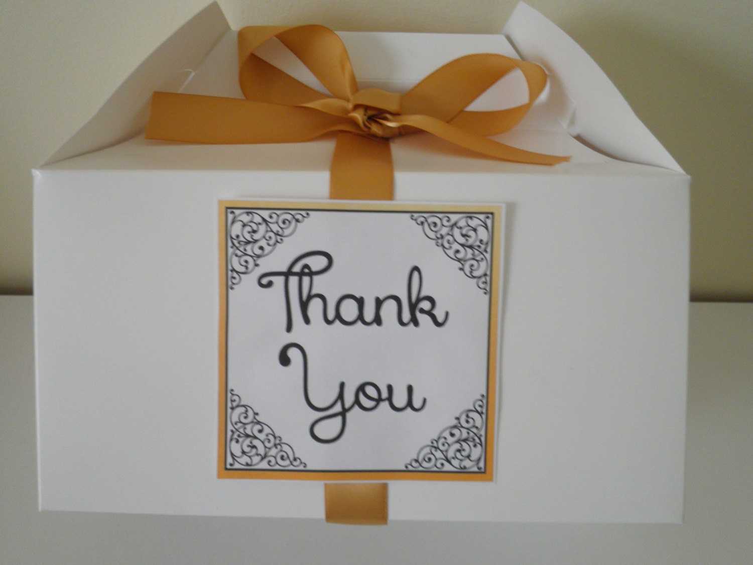 Set Of 6 Extra Large White Gable Boxes With Gold Trim Thank