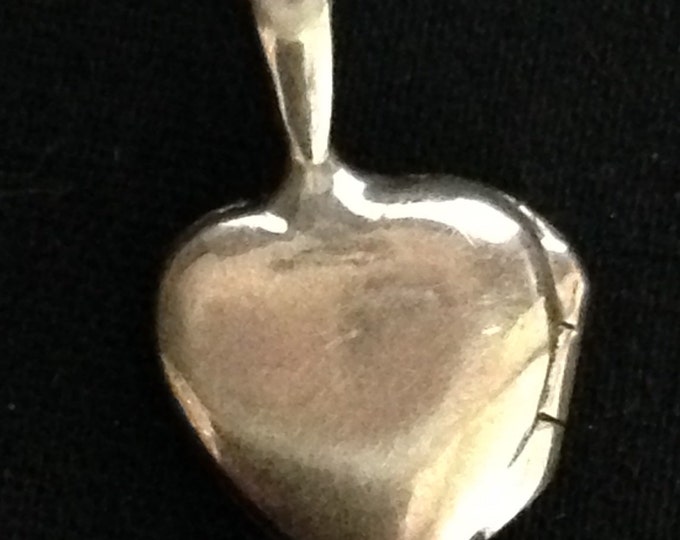 Storewide 25% Off SALE Vintage Sterling Silver Petite Heart Photo Keepsake Locket Featuring Elegant Floral Etched Design Accents