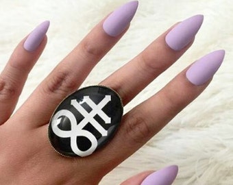 Lilac Stiletto Nails (Glossy OR Matte) - Set of 20 - fake nails, false nails, press on nails, purple nails, lavender nails, matt nails
