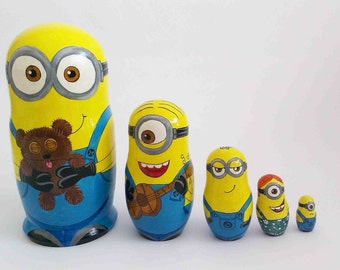 Hand-painting nesting dolls "Minions".Height 15 cm. Wooden nesting dolls